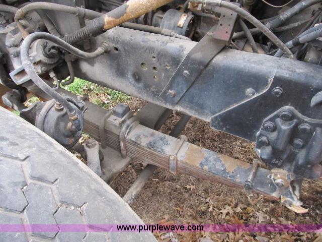 image for item B2640 1994 Ford LT8000 boom truck