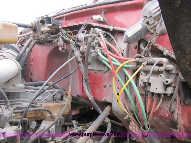 image for item B2640 1994 Ford LT8000 boom truck