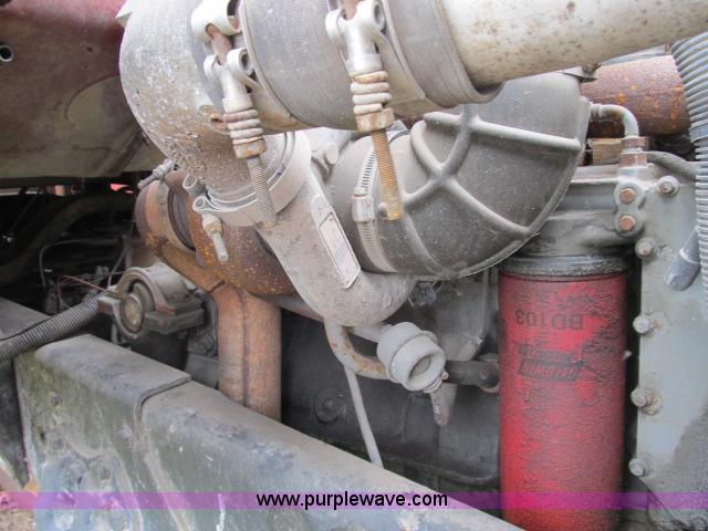 image for item B2640 1994 Ford LT8000 boom truck