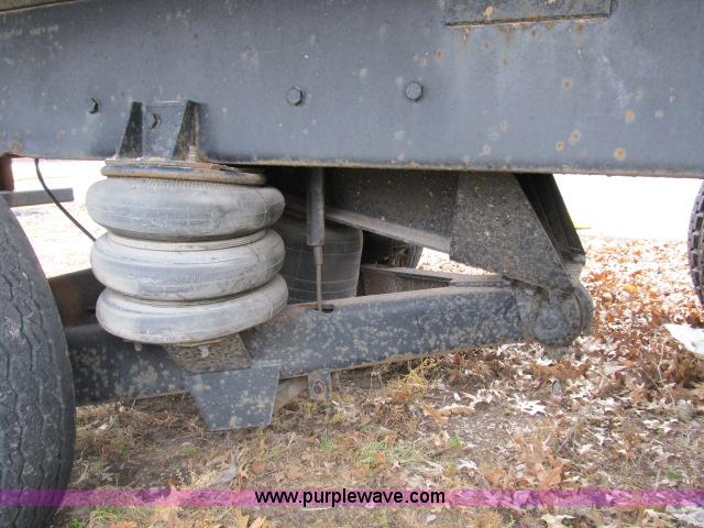 image for item B2640 1994 Ford LT8000 boom truck