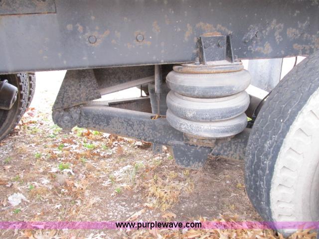 image for item B2640 1994 Ford LT8000 boom truck