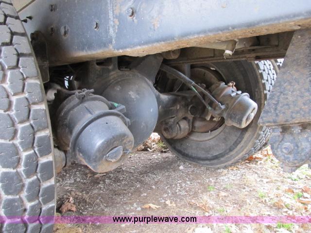 image for item B2640 1994 Ford LT8000 boom truck