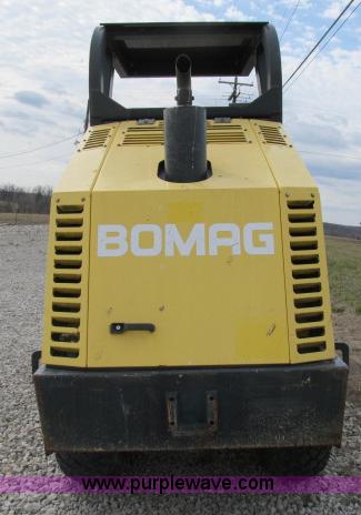 image for item B2645 Bomag BW156DH-3 vibratory roller