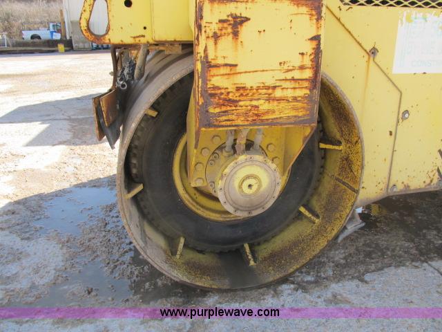 image for item B2656 Bomag 137 double drum vibratory roller