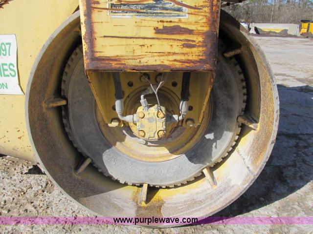 image for item B2657 Bomag 137 double drum vibratory roller