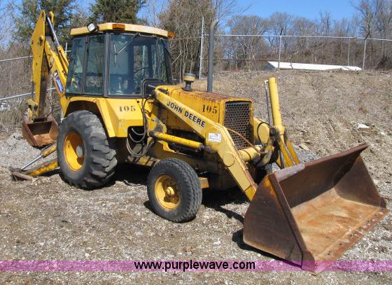 image for item B2658 1987 John Deere 410C backhoe