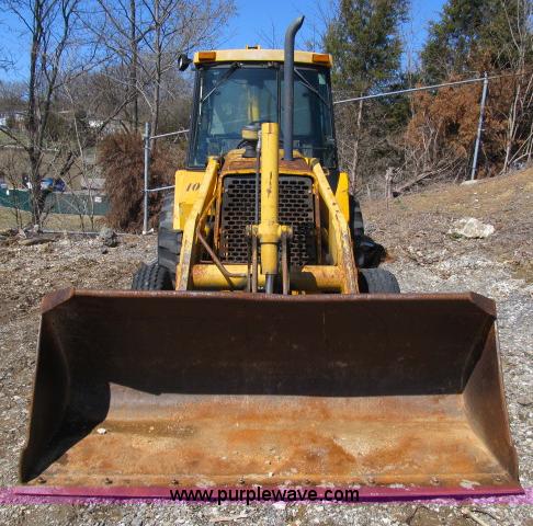 image for item B2658 1987 John Deere 410C backhoe