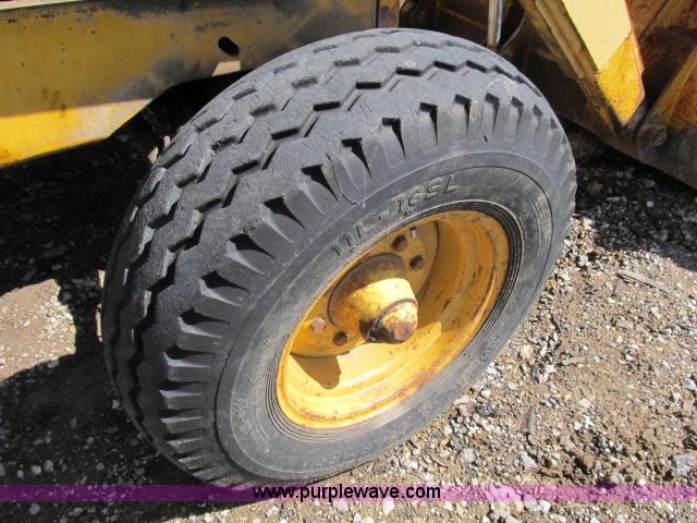 image for item B2658 1987 John Deere 410C backhoe