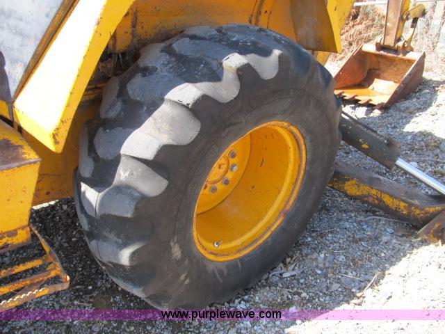 image for item B2658 1987 John Deere 410C backhoe