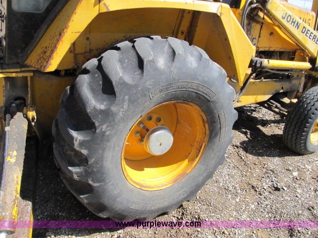 image for item B2658 1987 John Deere 410C backhoe