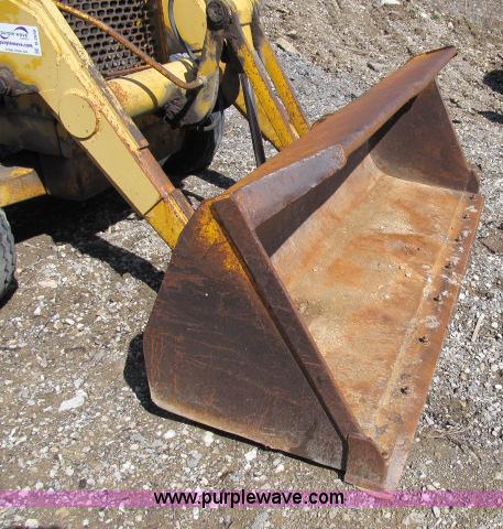 image for item B2658 1987 John Deere 410C backhoe