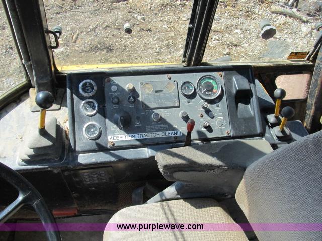 image for item B2658 1987 John Deere 410C backhoe