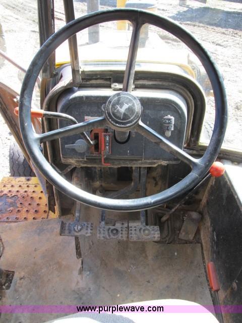 image for item B2658 1987 John Deere 410C backhoe