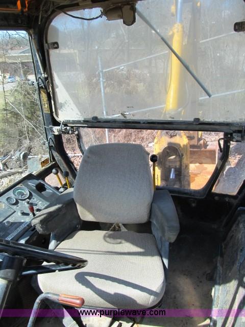 image for item B2658 1987 John Deere 410C backhoe