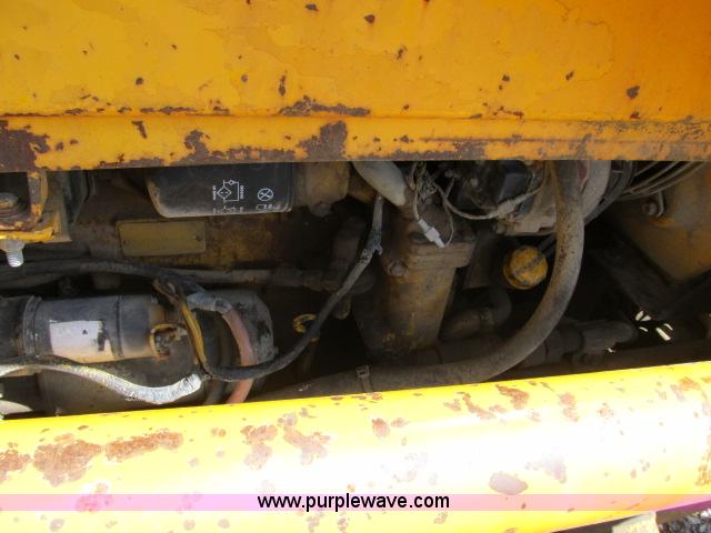 image for item B2658 1987 John Deere 410C backhoe