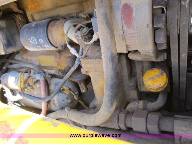 image for item B2658 1987 John Deere 410C backhoe