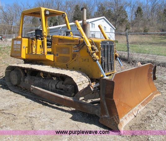 image for item B2659 1990 John Deere 850B dozer
