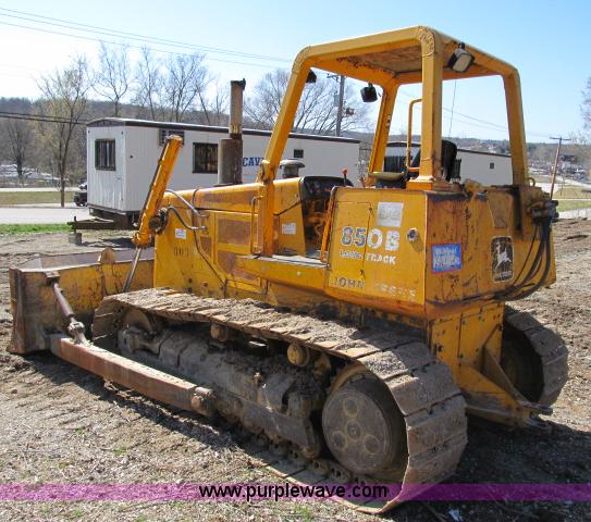 image for item B2659 1990 John Deere 850B dozer