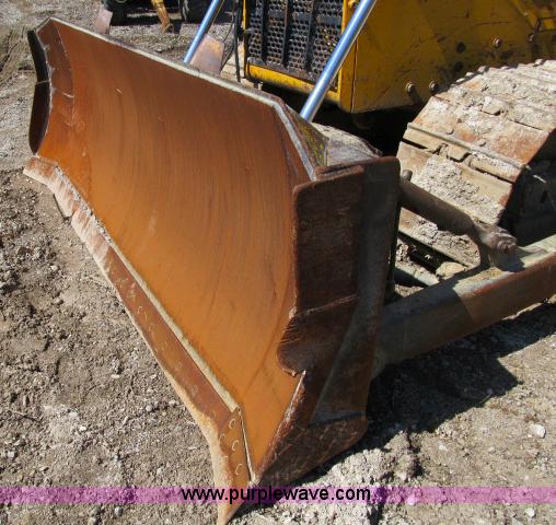 image for item B2659 1990 John Deere 850B dozer