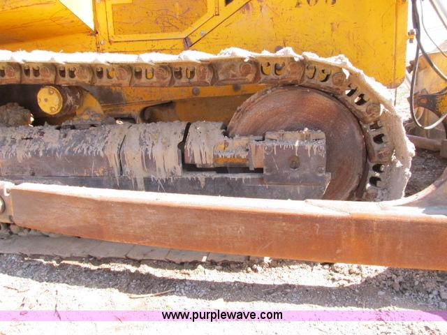image for item B2659 1990 John Deere 850B dozer