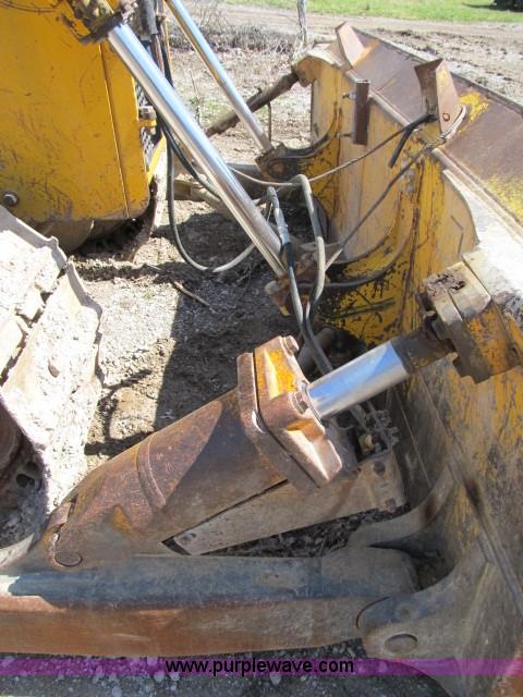 image for item B2659 1990 John Deere 850B dozer