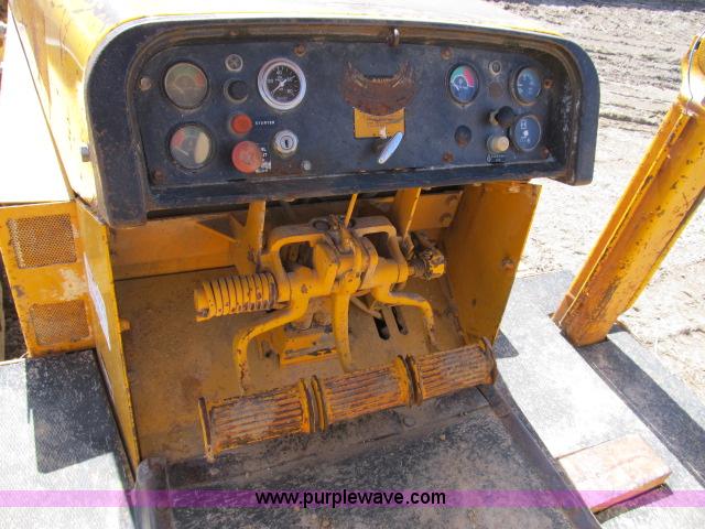 image for item B2659 1990 John Deere 850B dozer