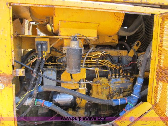 image for item B2659 1990 John Deere 850B dozer