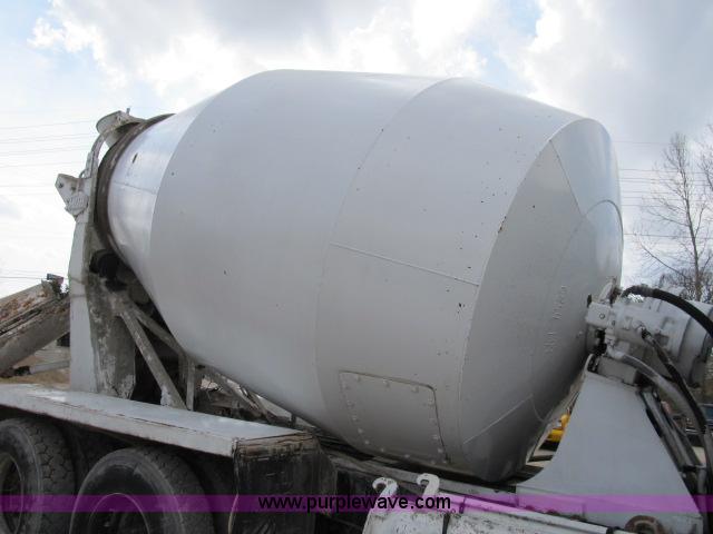 image for item B2663 1992 Ford LT8000 cement truck