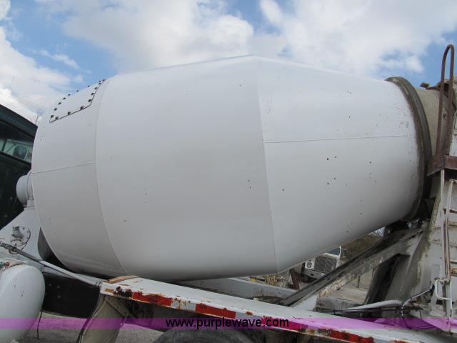 image for item B2663 1992 Ford LT8000 cement truck