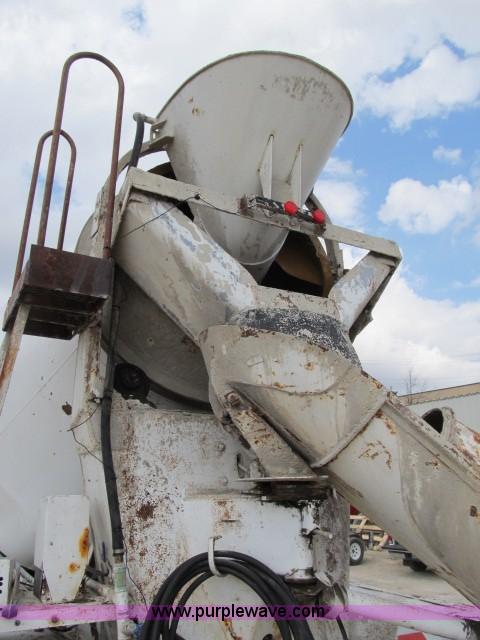 image for item B2663 1992 Ford LT8000 cement truck