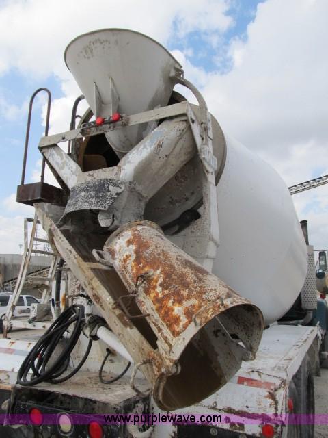 image for item B2663 1992 Ford LT8000 cement truck