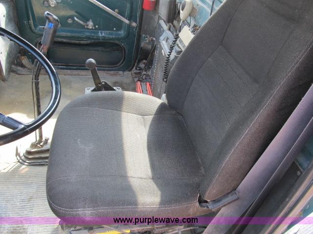 image for item B2663 1992 Ford LT8000 cement truck