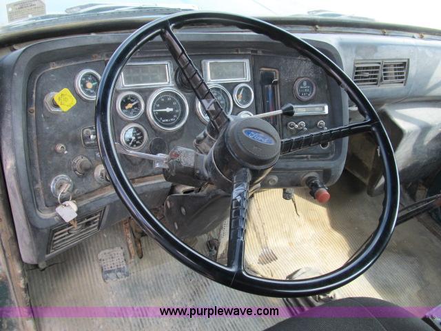 image for item B2663 1992 Ford LT8000 cement truck