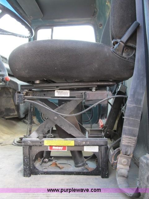 image for item B2663 1992 Ford LT8000 cement truck