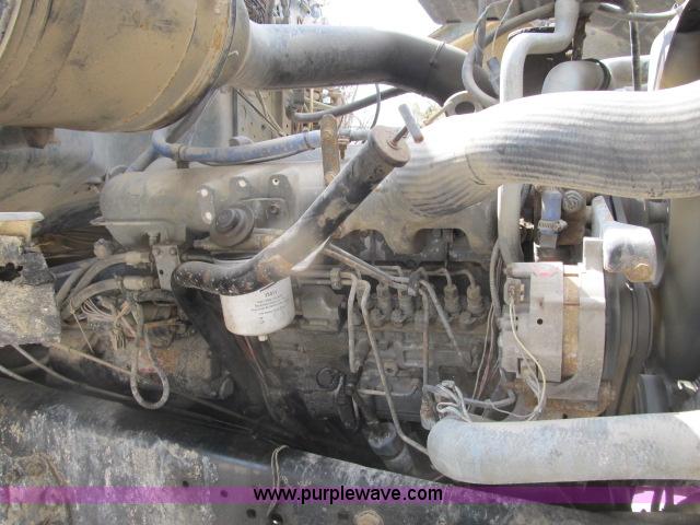 image for item B2663 1992 Ford LT8000 cement truck