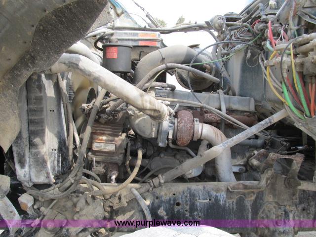 image for item B2663 1992 Ford LT8000 cement truck