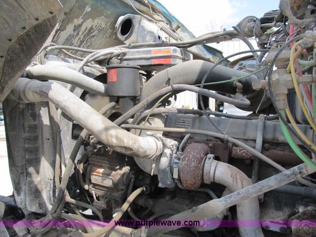 image for item B2663 1992 Ford LT8000 cement truck