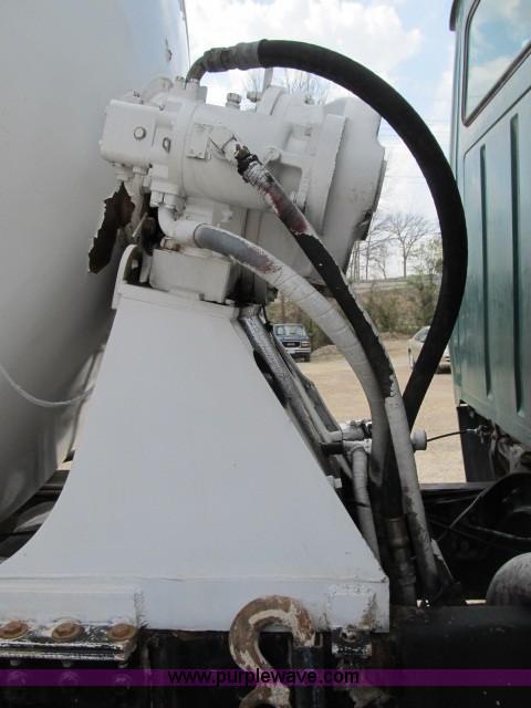 image for item B2663 1992 Ford LT8000 cement truck