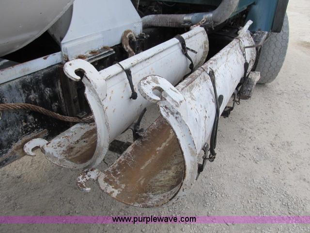 image for item B2663 1992 Ford LT8000 cement truck