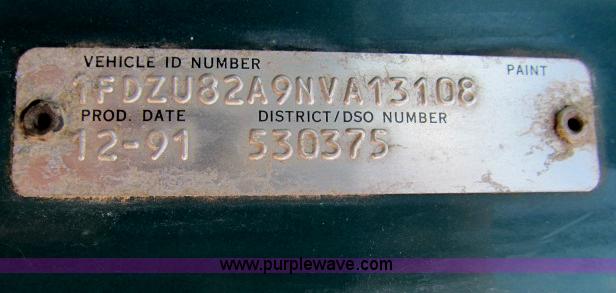 image for item B2663 1992 Ford LT8000 cement truck