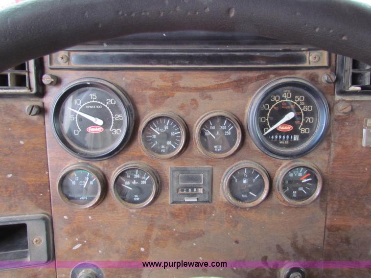 image for item B7208 1989 Peterbilt 357 dump truck