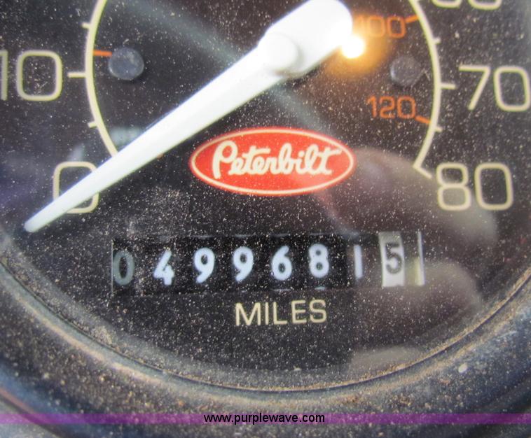 image for item B7208 1989 Peterbilt 357 dump truck