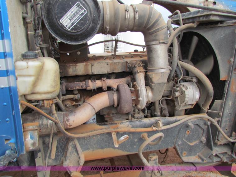 image for item B7208 1989 Peterbilt 357 dump truck