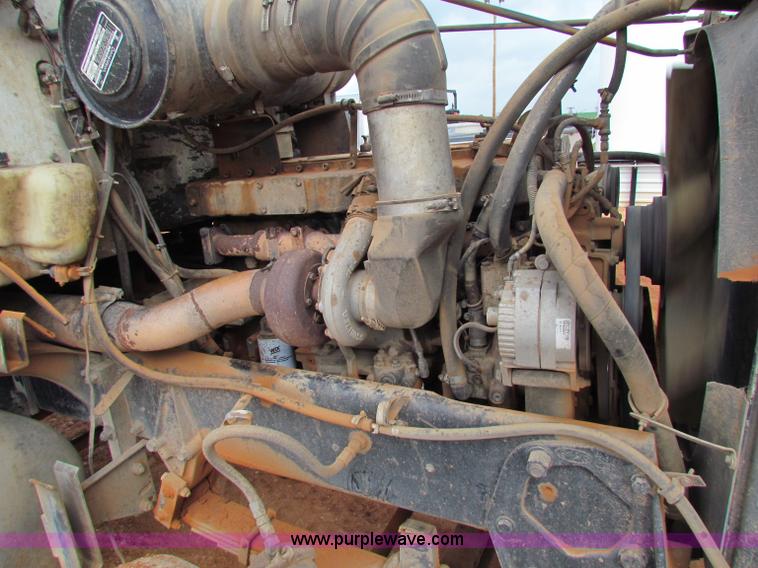 image for item B7208 1989 Peterbilt 357 dump truck