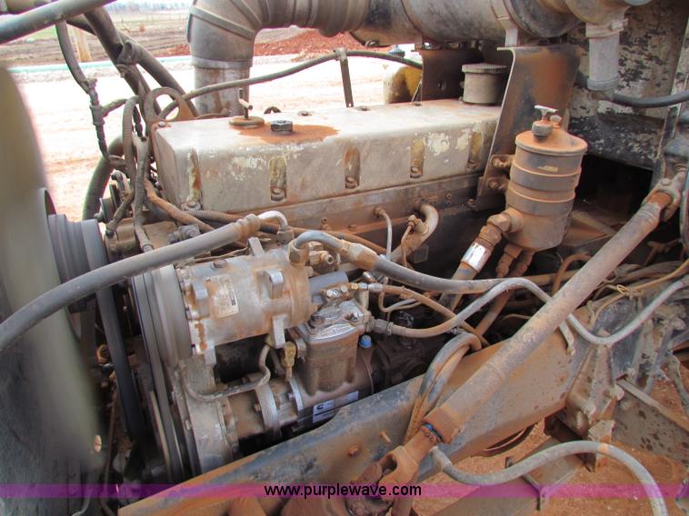 image for item B7208 1989 Peterbilt 357 dump truck