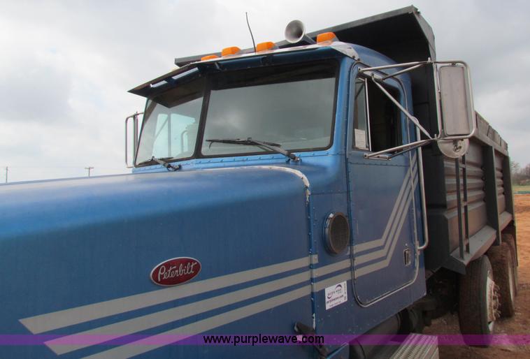 image for item B7208 1989 Peterbilt 357 dump truck