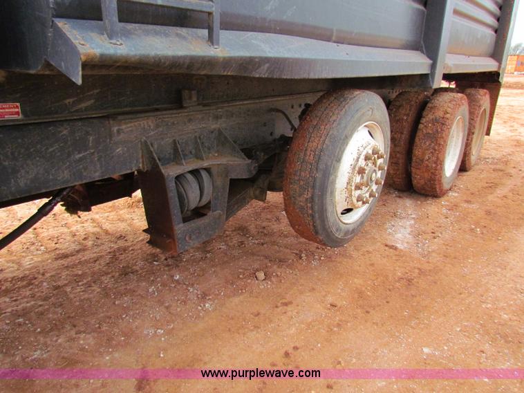 image for item B7208 1989 Peterbilt 357 dump truck