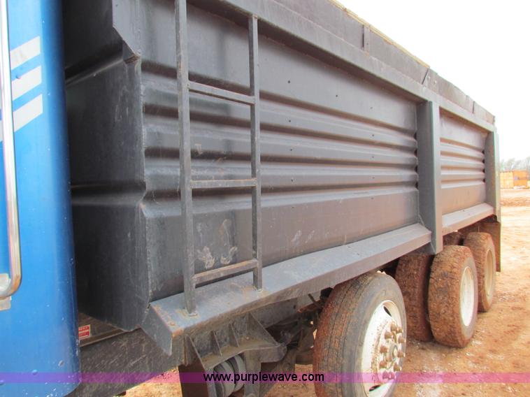 image for item B7208 1989 Peterbilt 357 dump truck