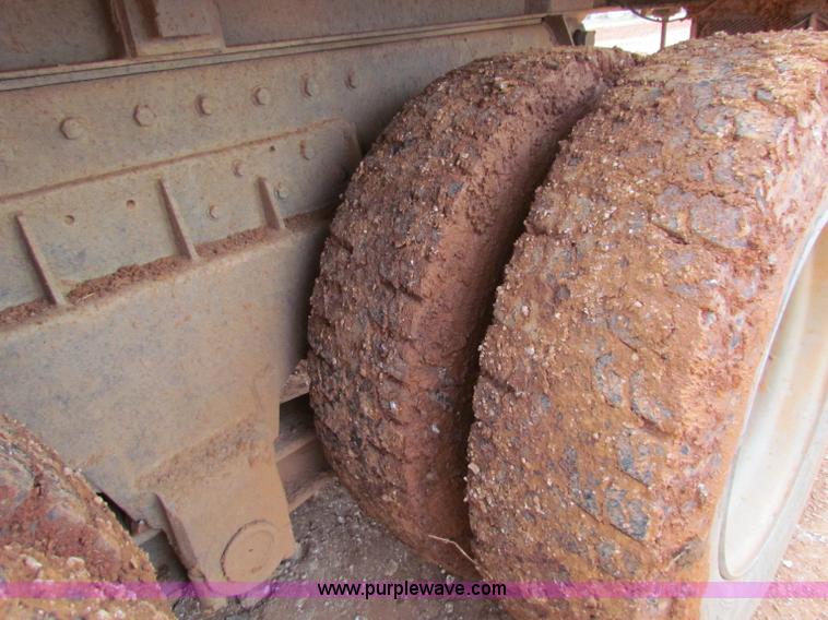 image for item B7208 1989 Peterbilt 357 dump truck