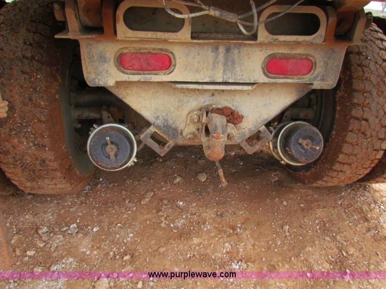 image for item B7208 1989 Peterbilt 357 dump truck